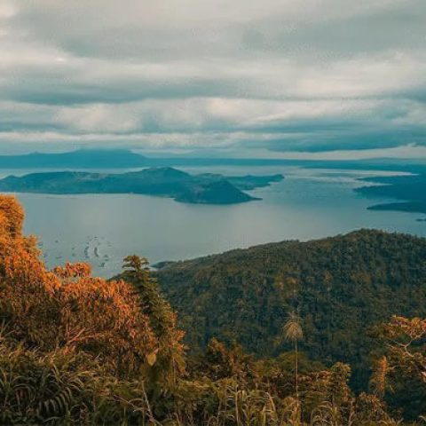 Rent a bus to Tagaytay